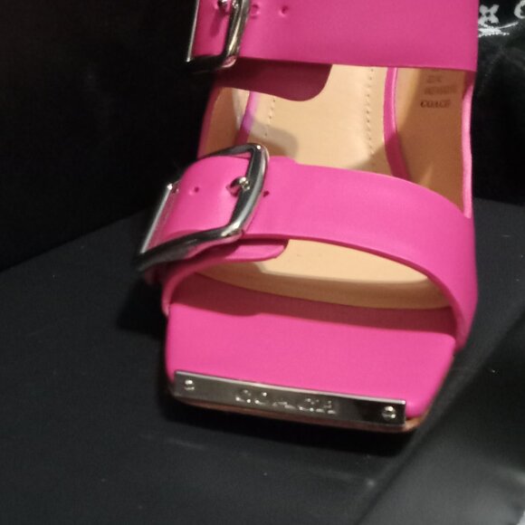COACH HEELS - Picture 2 of 3
